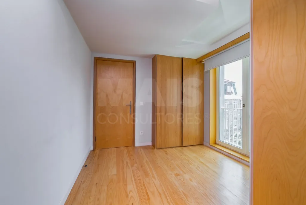 One-Bedroom Architectural Duplex with Terrace