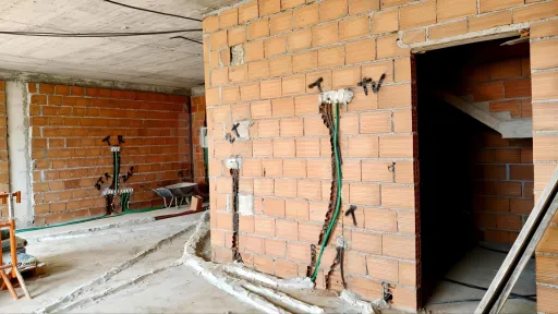Moradia T4 c/ Suite, Jardim, Piscina & Parqueamento!