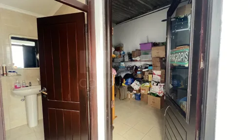 Imóvel com duas fracções: Comércio e Habitação!