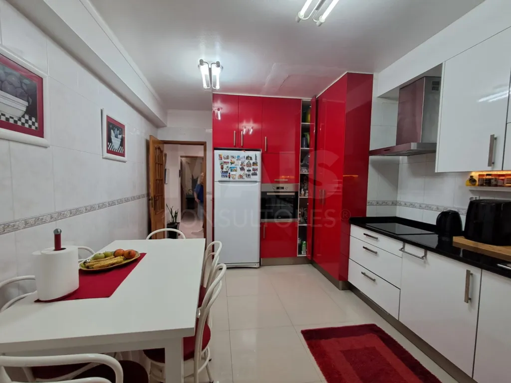 Partially Renovated 2-Bedroom Apartment in Turquel with Garage and Elevator