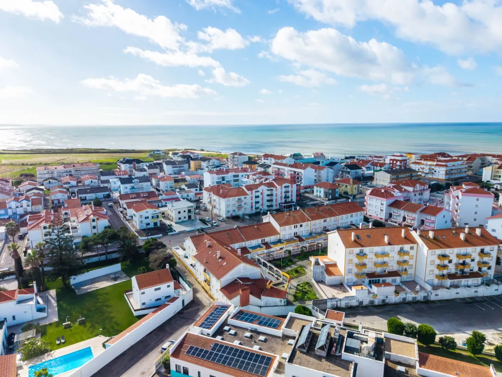 Café, Bar, Restaurant with 2 rooms and terrace, 50m from the beach!