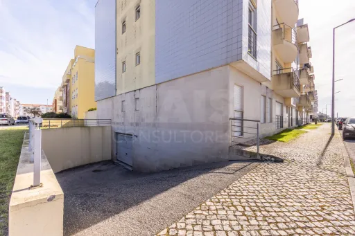 Apartamento T2 com garagem