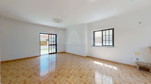 Moradia Isolada T3 com Jardim Privativo na Aroeira – Viva entre o Pinhal e o Mar