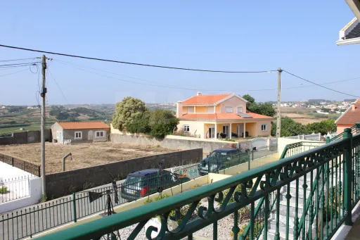 Moradia com 3 Apartamentos Independentes | Ideal AL | Perto da Praia da Areia Branca