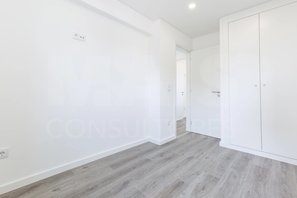 Apartamento T2 totalmente remodelado, Parque das Nações