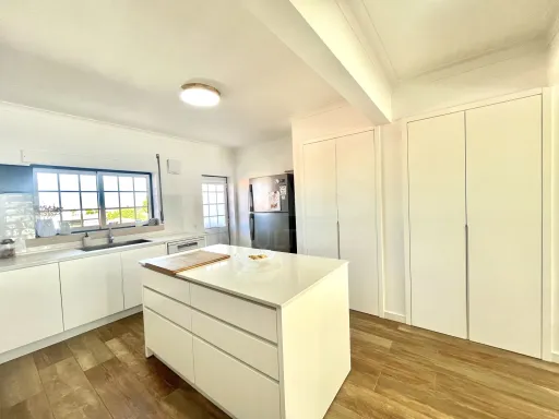 Fully renovated 3-bedroom apartment in Samora Correia