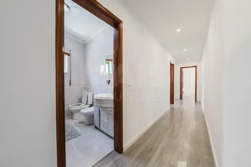 Apartamento T3 c/ terraço privado