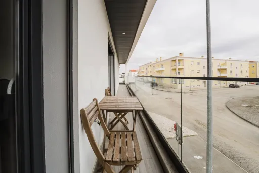 Apartamento T2 |Semi-novo | Varanda | Garagem Box |Atouguia da Baleia, Peniche
