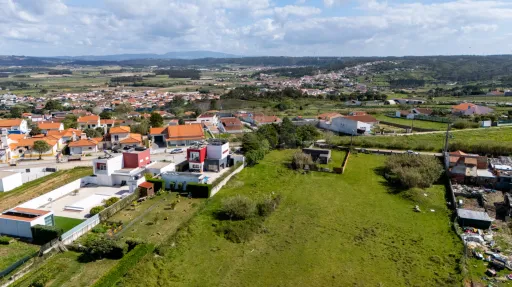 Terreno com 3200m2 e projeto aprovado para moradia térrea