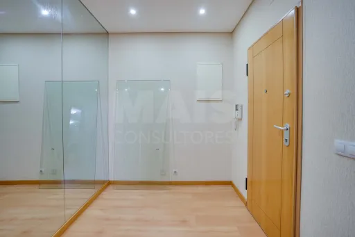 Apartamento T3 Mobiliado | Famões - Urb. Courela dos Fornos