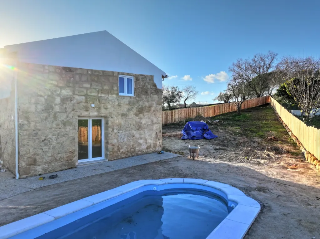 2 bedroom villa + annex with 1 bedroom, patio and pool!