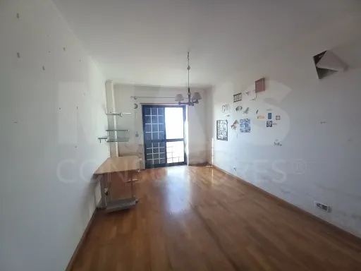 Moradia de 5 Assoalhadas em Ribamar C/ lote de 300m2 e Sótão amplo