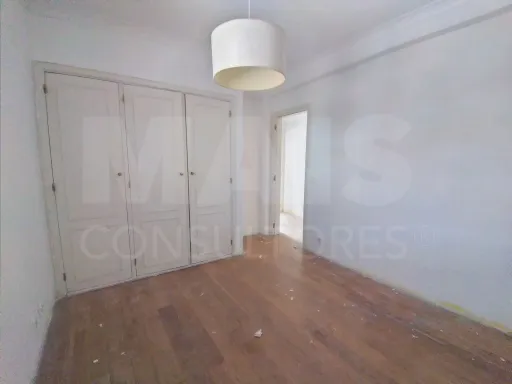 Moradia em Albarraque – A Oportunidade de Criar a Casa dos Seus Sonhos!