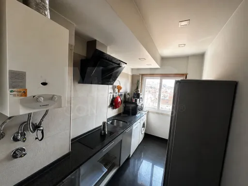 Exclusive Penthouse with Panoramic Views of the River and City in Arroios, Lisbon