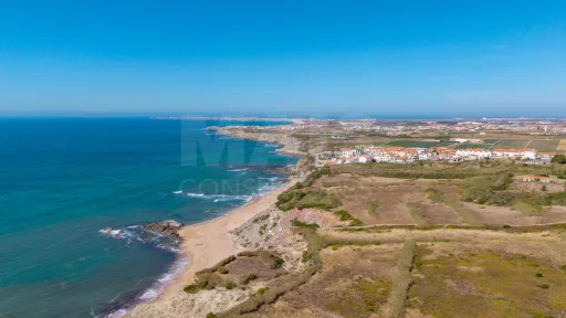 Moinho com 340m2 de terreno vista mar em São Bernardino