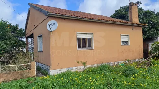 Moradia T3 em Sapataria, com terreno urbano de 4000m2