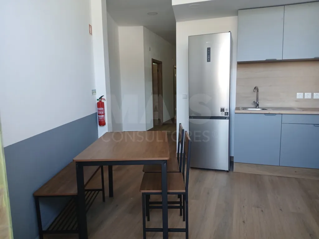 Moradia T8 em Santiago do Cacém – Ideal para Empresas