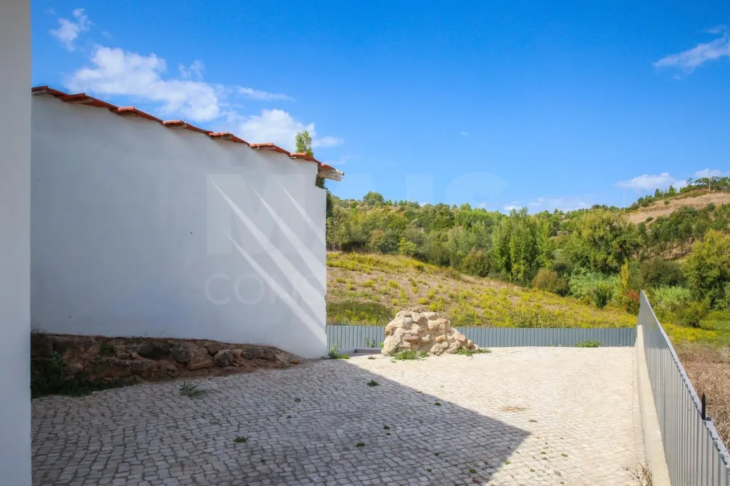 Fully Furnished 2-Bedroom House | Vale de Ossa – Meca, Alenquer