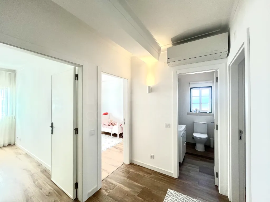 Apartamento T3 totalmente remodelado em Samora Correia