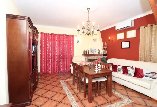 Moradia T1+2 isolada com Garagem na Branca