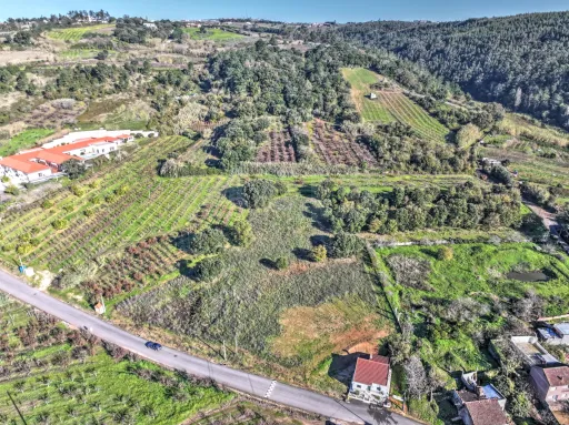 Rustic land with 3.000m2 of construction feasibility