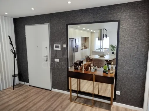 3-Bedroom Top-Floor Apartment with Panoramic Balcony, Garage, and Storage Room | Downtown Lourinhã, 10 Minutes from the Beach