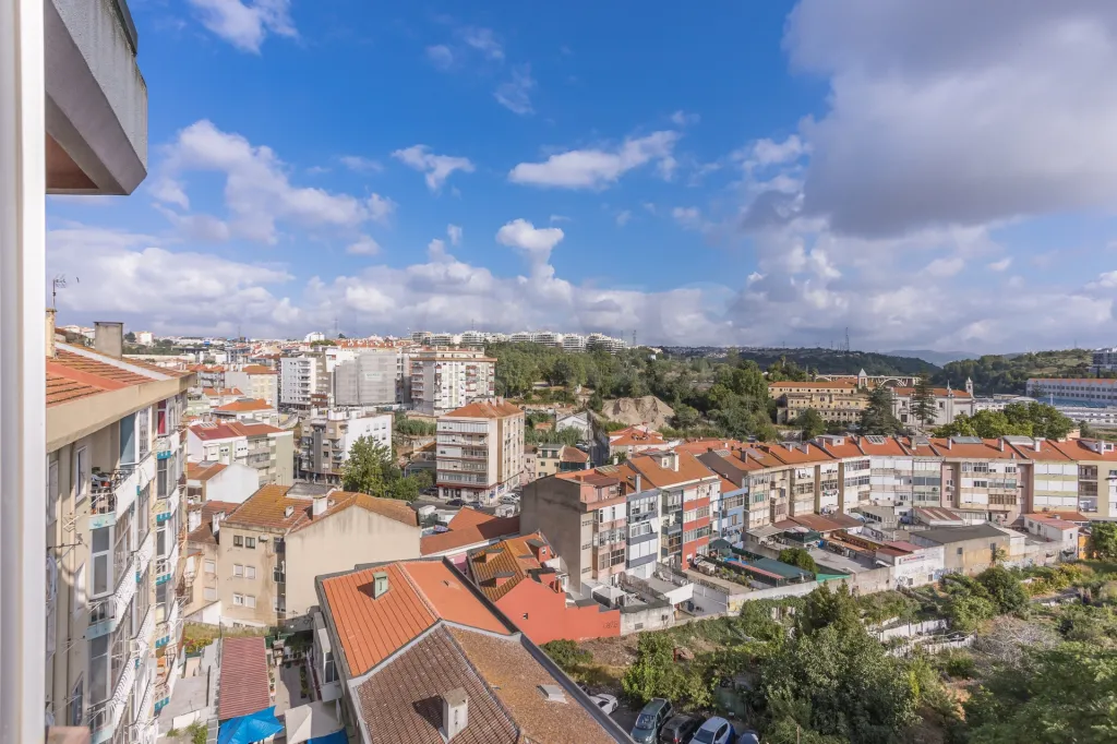 2-Bedroom Apartment with Excellent Potential | Sacavém | 5th Floor with Elevator