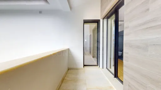 Moradia nova com piscina T4 em Linda a Velha