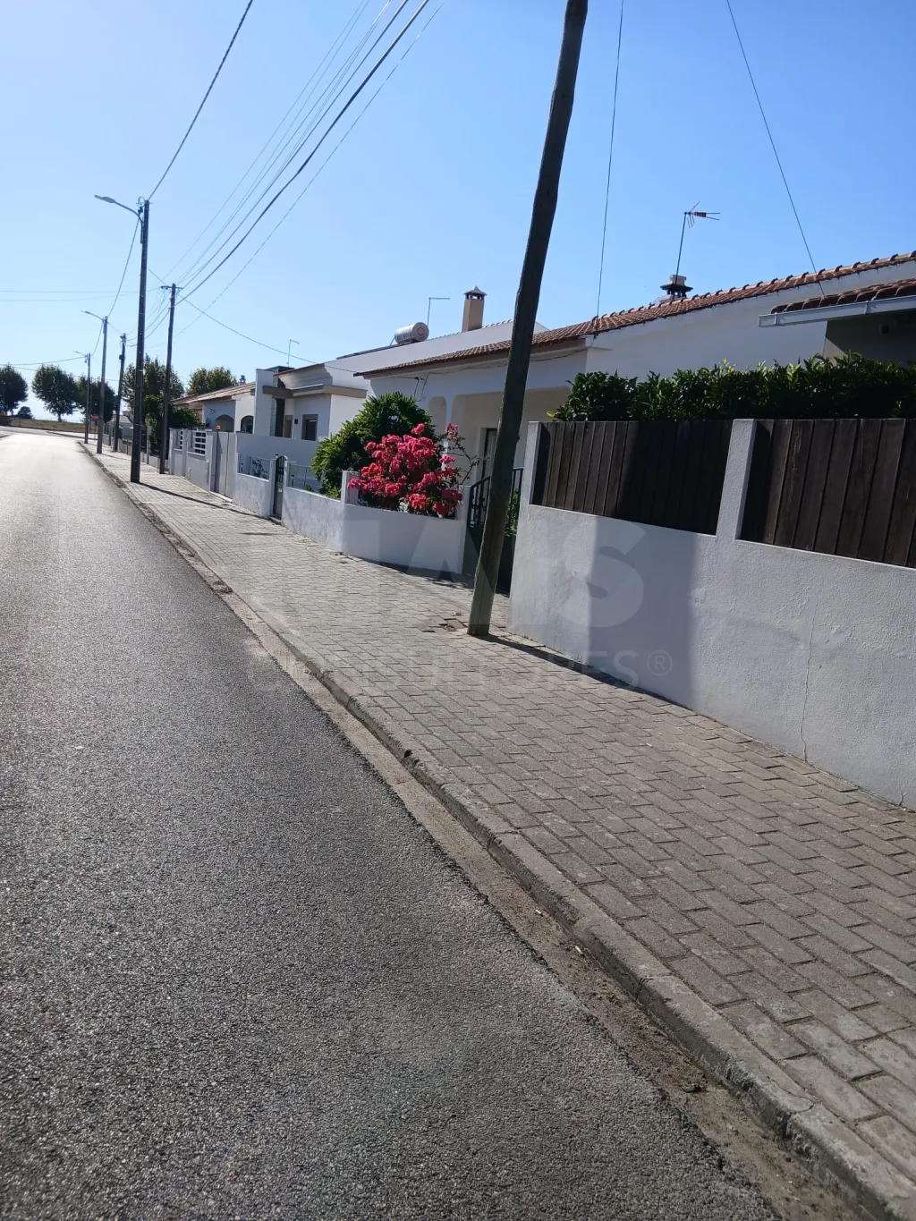 Renovated 3-Bedroom House, Move-In Ready, with Gym, Outbuilding, and Garden