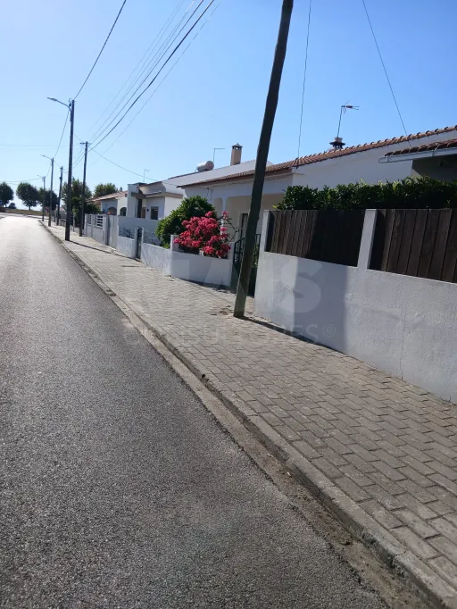 Moradia T3 Remodelada, Pronta a Habitar, com Ginásio, Anexo e Jardim