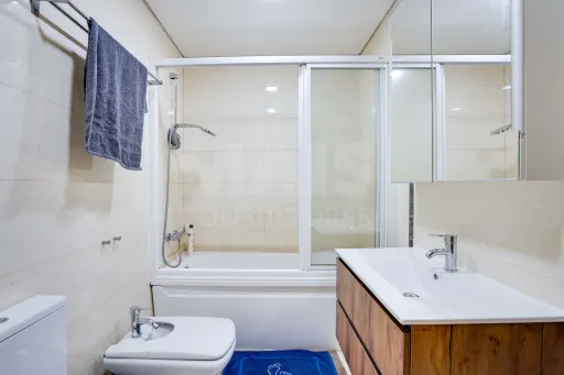 Apartamento T3 Mobiliado | Famões - Urb. Courela dos Fornos