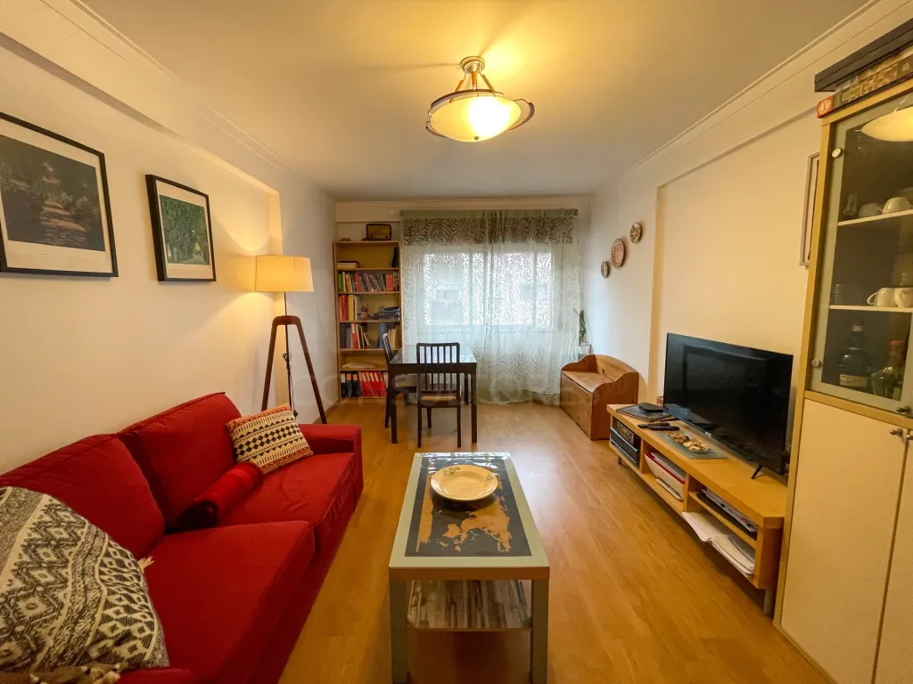 1-Bedroom Apartment with Balcony | Move-In Ready | 2 Elevators | Pendão, Queluz