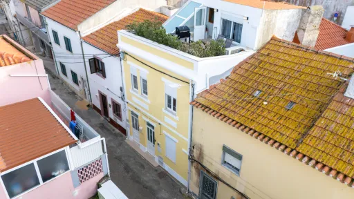 Prédio com 2 apartamentos em AL em Peniche