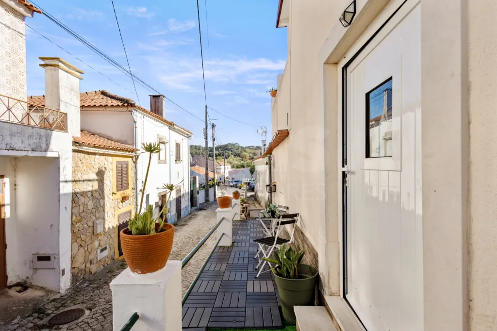 🏡 Encantadora Moradia Centenária T2 com Terraço