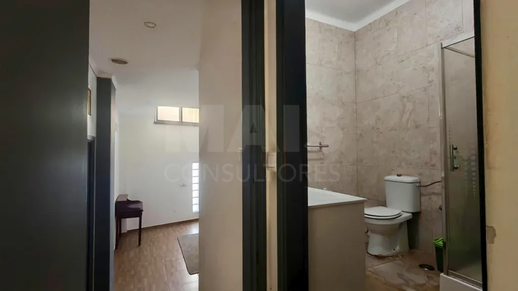2-Bedroom Apartment with Terrace and Potential | Downtown Caldas da Rainha