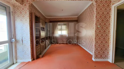 Building in the Historic Center of Peniche with High Investment Potential and Profitability