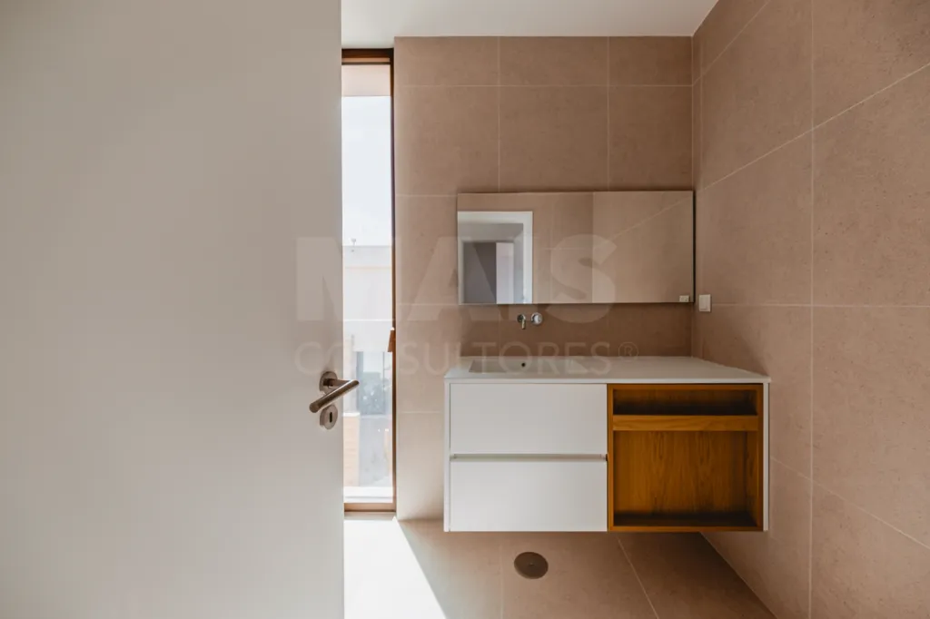 Moradia T5 com Piscina - Vista Golfe e Mar