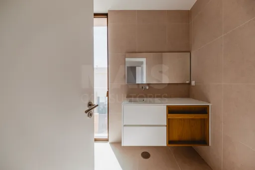 Moradia T5 com Piscina - Vista Golfe e Mar