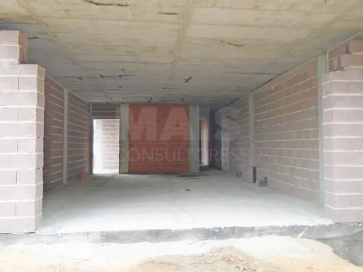 New 3 bedroom semi-detached house