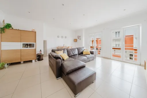 3 bedroom apartment in the center of Peniche - 1st floor with elevator