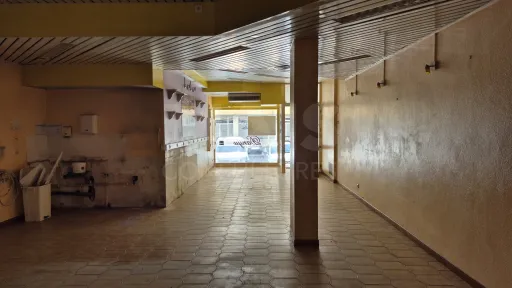 Um espaço. Diferentes caminhos. | 123 M² NO CENTRO DA BENEDITA