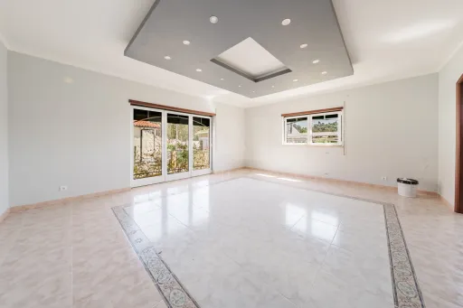 Moradia T4 com terreno de 660m²