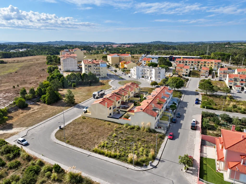Lote urbano de 440 m² em Caldas da Rainha | Dê espaço ao seu próximo projeto