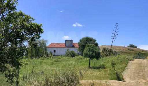 Herdade  com 40,85 hectares em São Bartolomeu da Serra, Santiago do Cacém