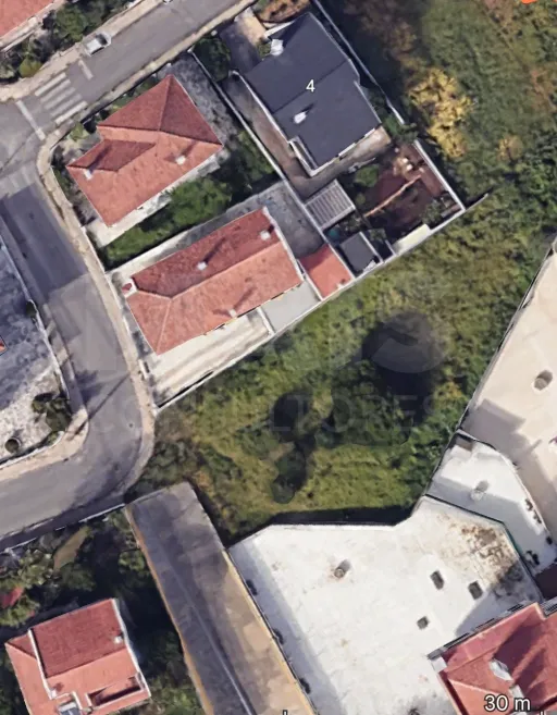 Terreno com projeto aprovado em Massamá