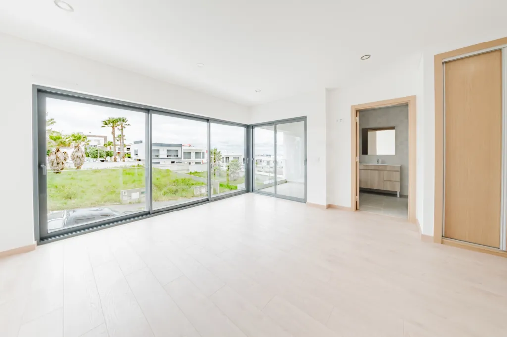 Moradia T3 Nova C/ Vista Mar, Piscina e Garagem, Areia Branca, Lourinhã