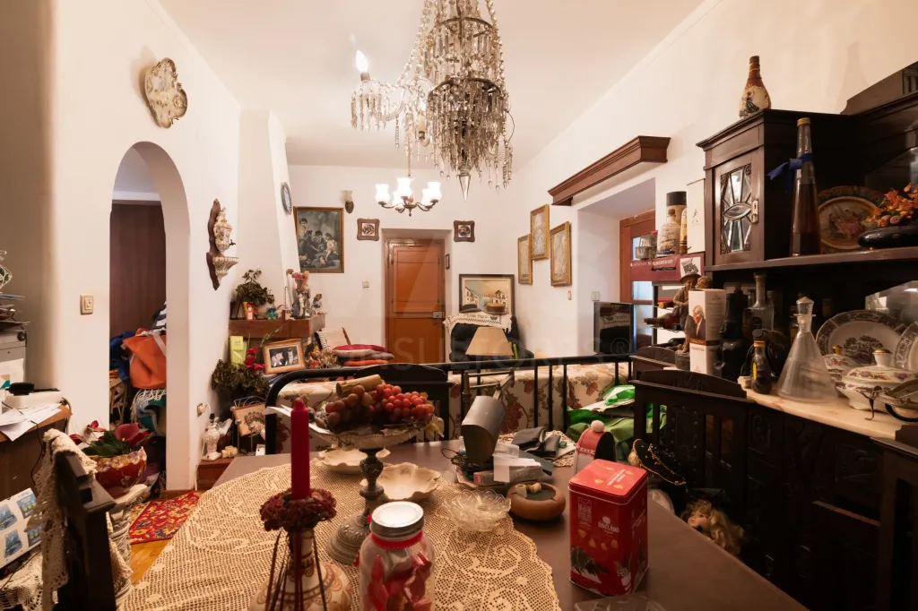 Duas Moradias com Terreno de 1.480 m² no centro da Lourinhã
