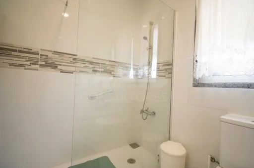 Moradia Bifamiliar no Cadaval com terreno de 1880m2