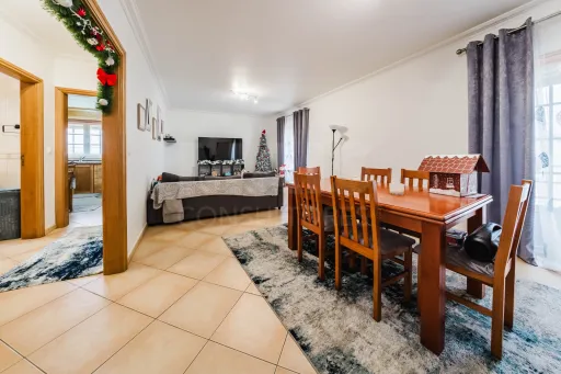 🏡 Apartamento T3 Duplex com Conforto de Moradia – Excelente Estado!