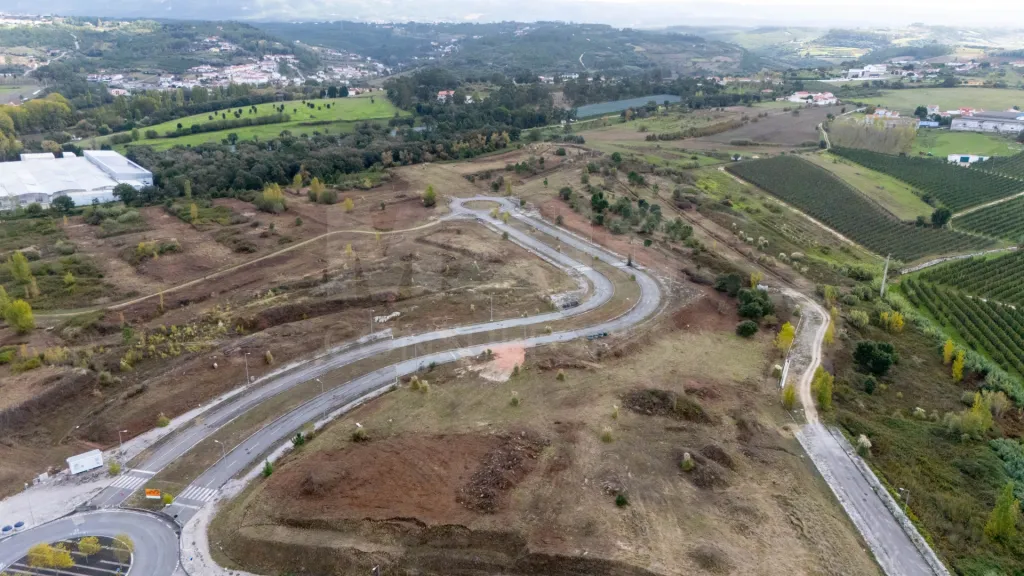 Nova Alcobaça - Lote de terreno para construção de prédio